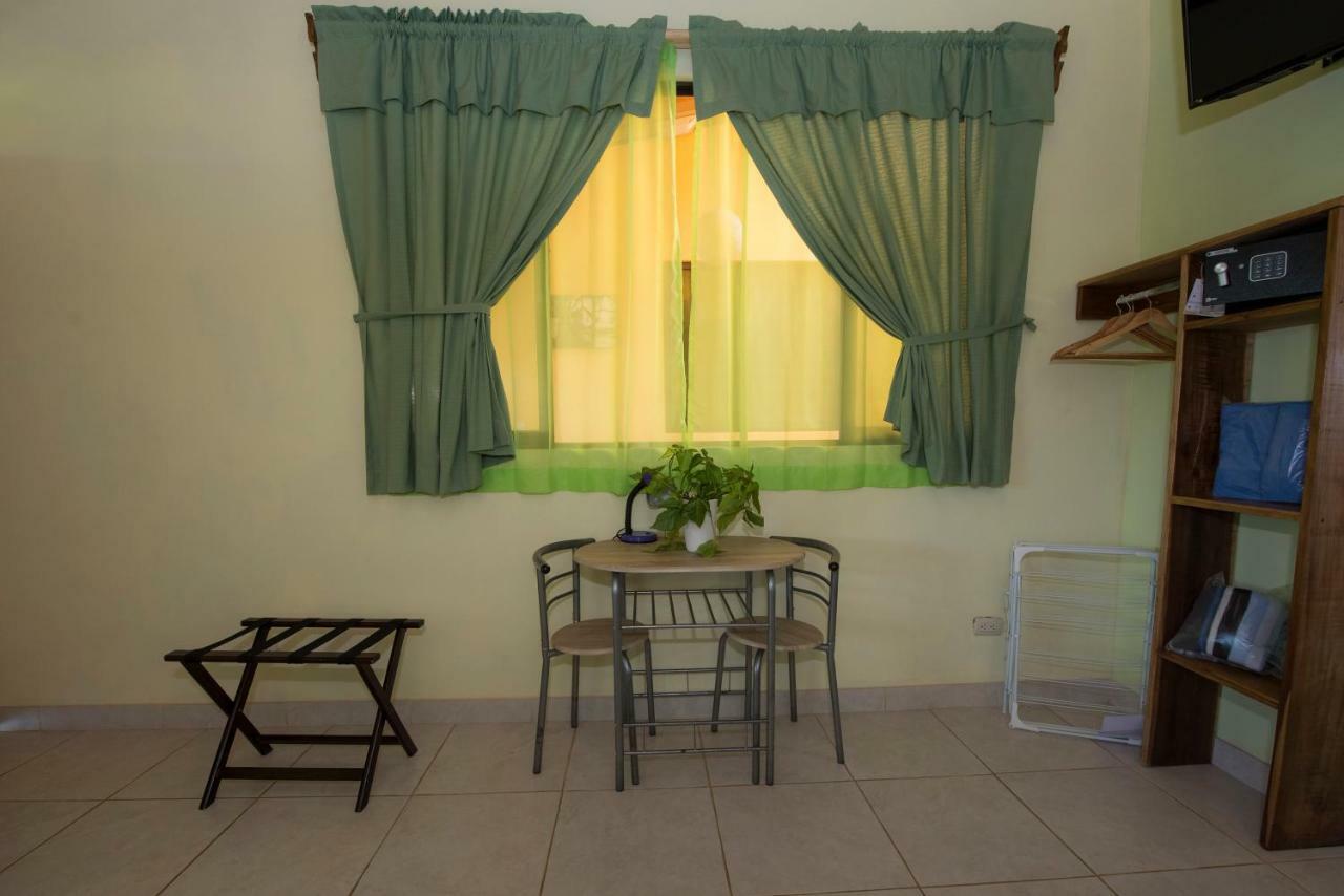 Hotel Sunshine Caribe Puerto Viejo de Talamanca 外观 照片